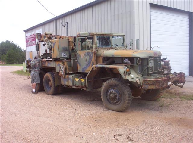 Am General M816 Wrecker