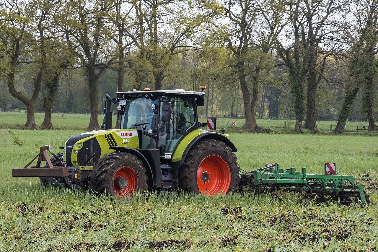 Claas Arion 660