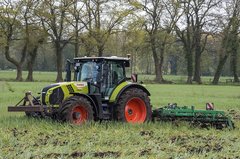 CLAAS ARION 660