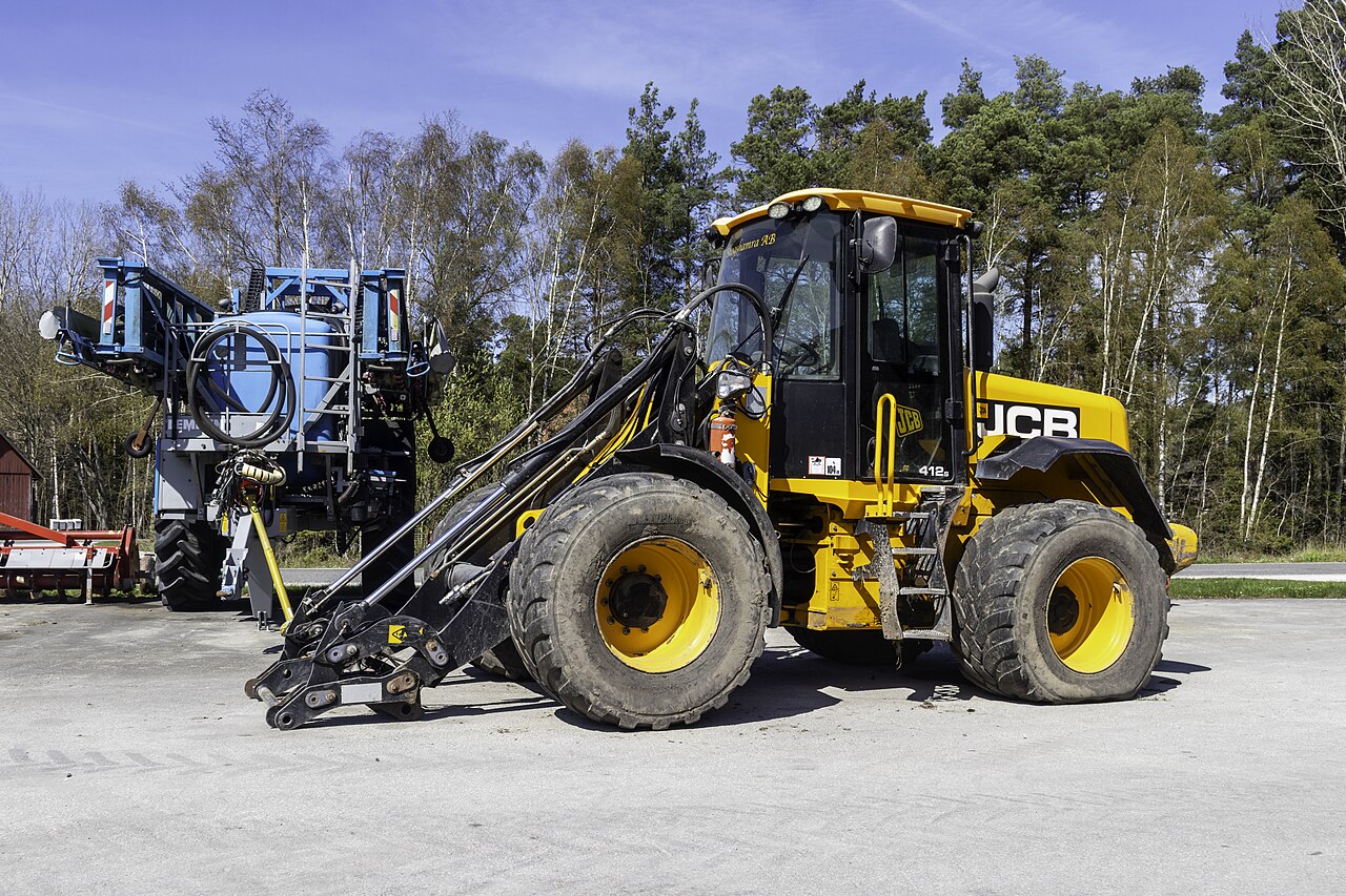 JCB 412S