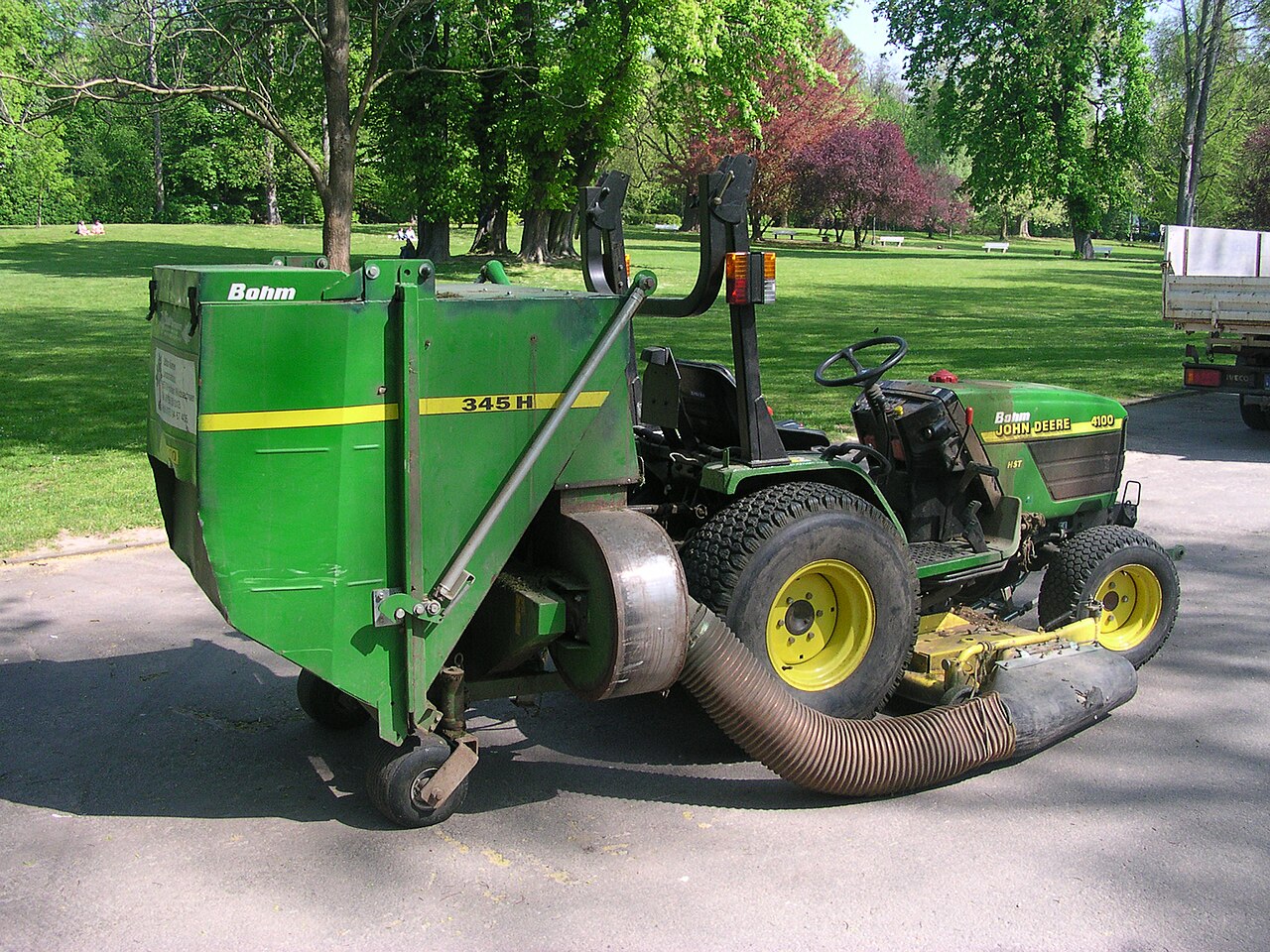 John Deere 4100