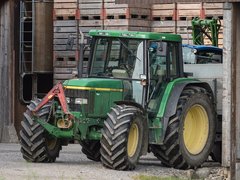 John Deere 6410