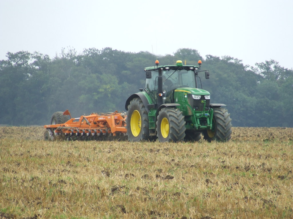 John Deere 650