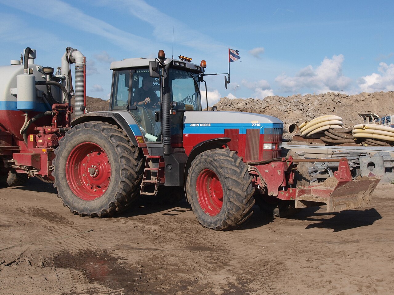 John Deere 7710