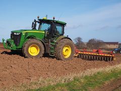 John Deere 8400