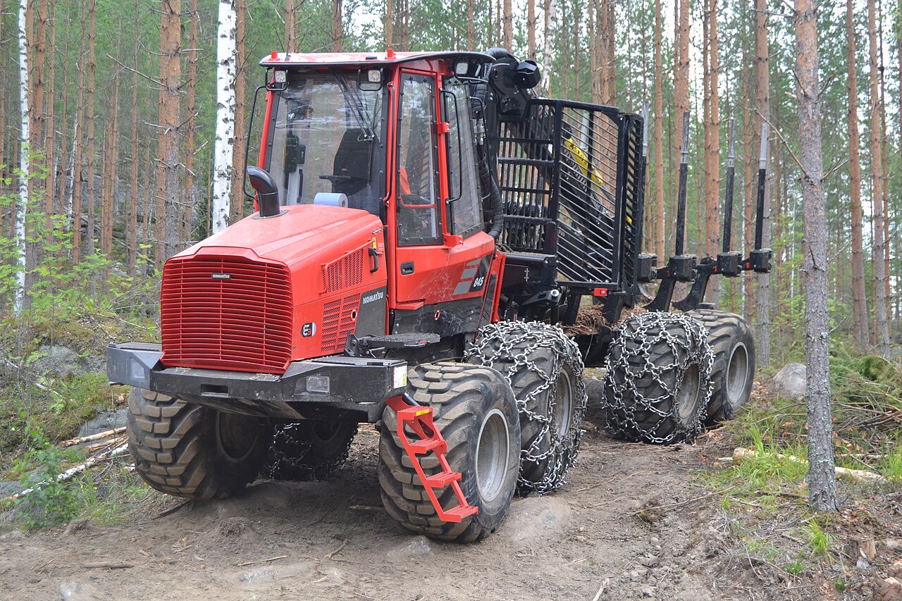 Komatsu 845