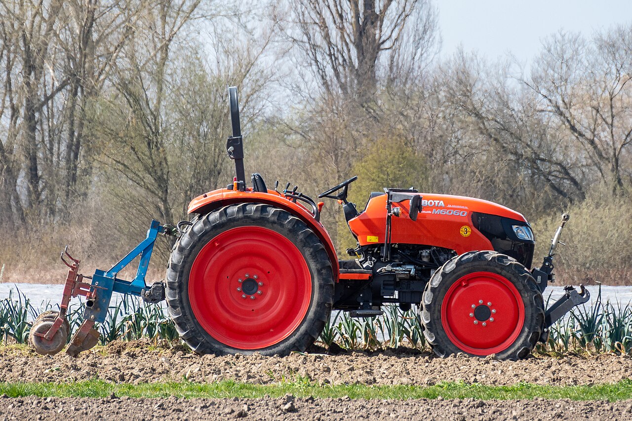 Kubota M6060