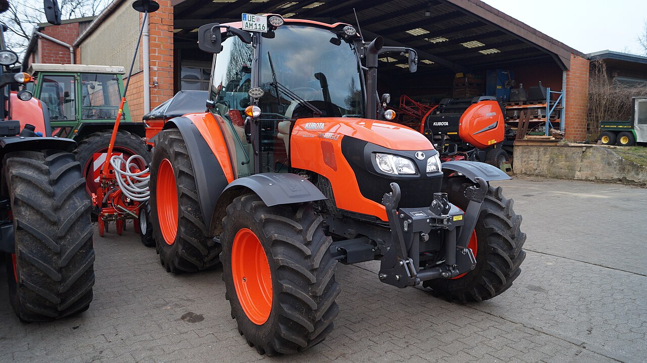 Kubota M9960