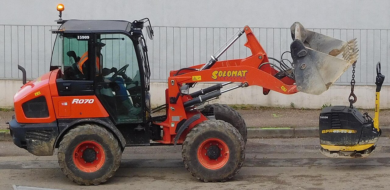 Kubota R070