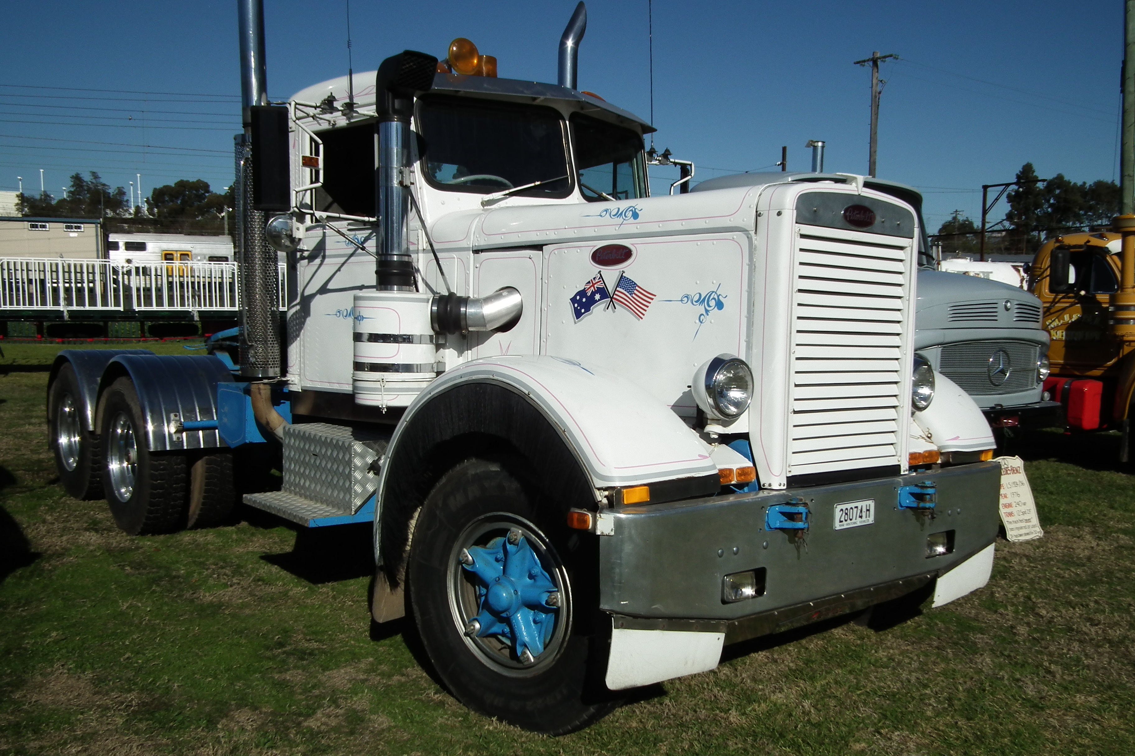 Peterbilt 281