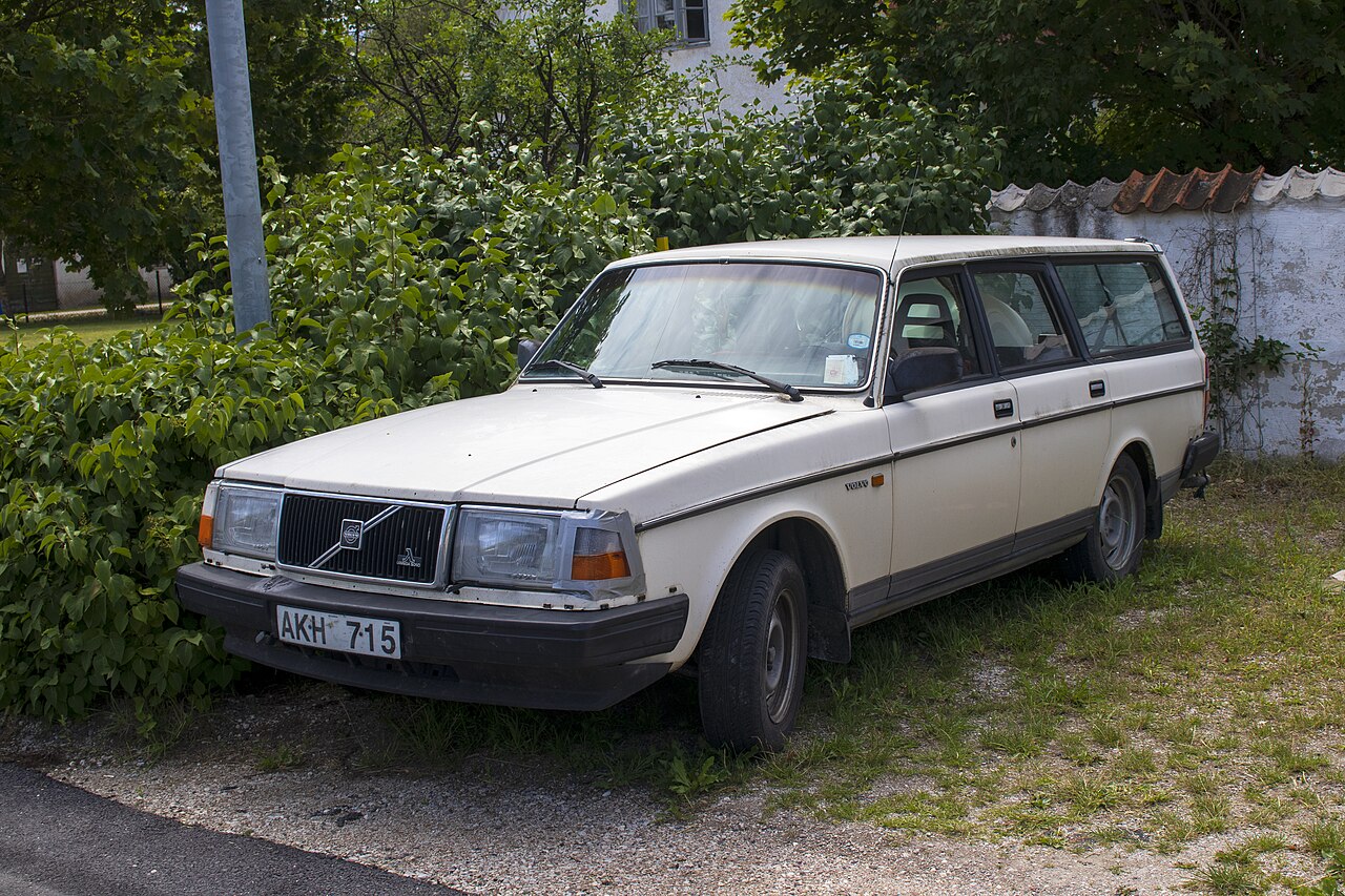 Volvo 245