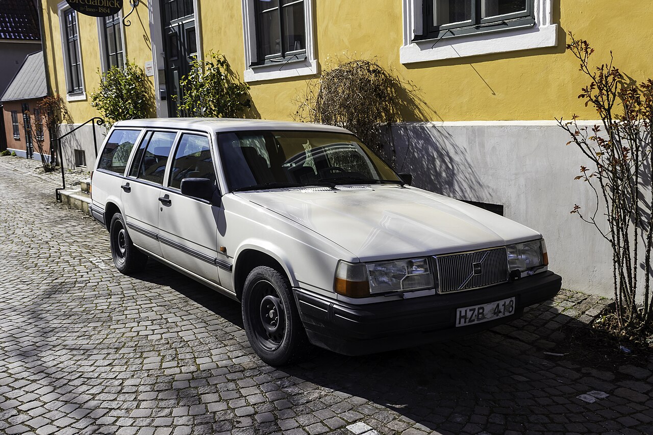 Volvo 945