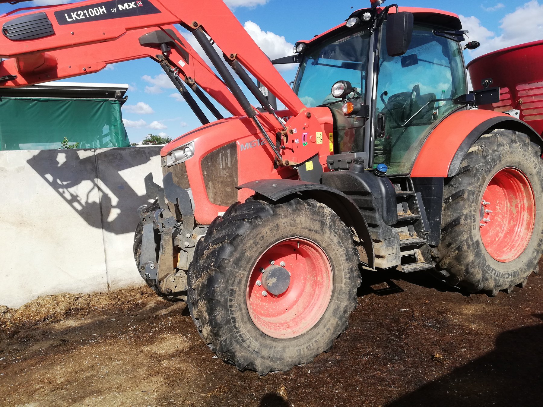 Tractor Kubota M6121