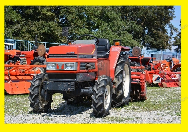 Tractor Yanmar FX235D