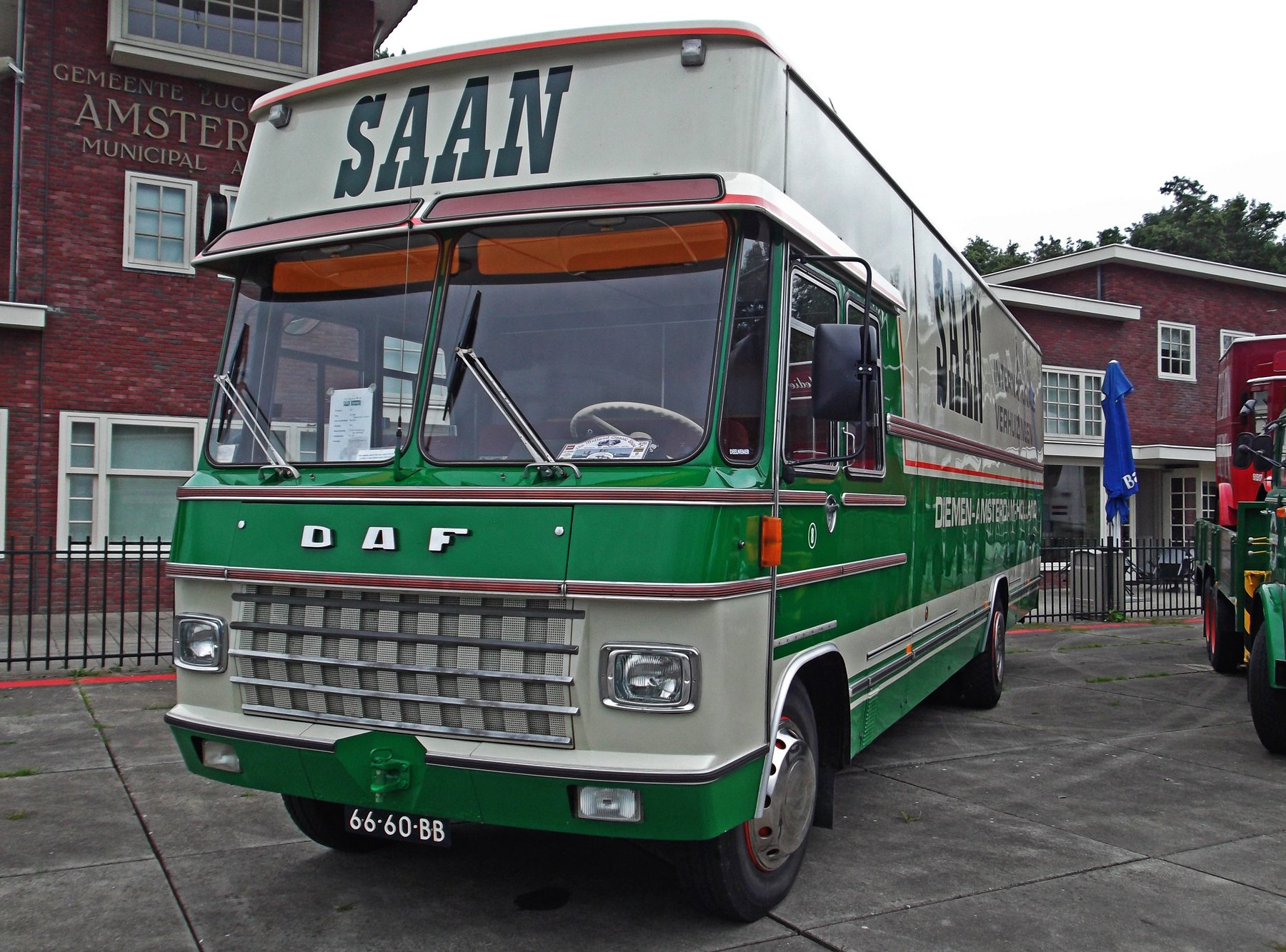 Truck DAF B 1600 DF 533