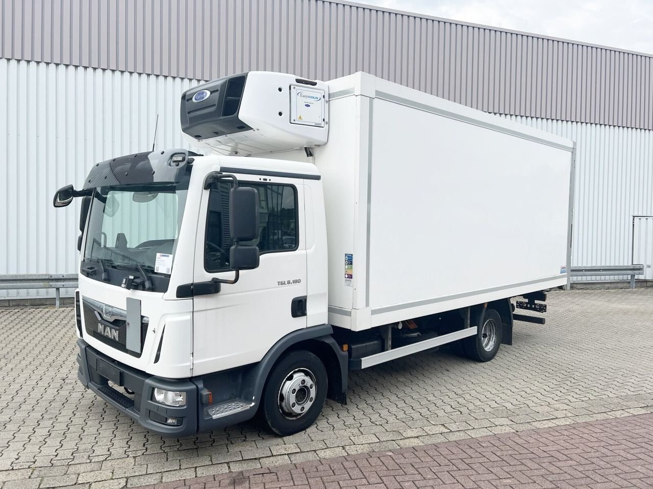 Truck MAN 8.180 4X2 BL/395