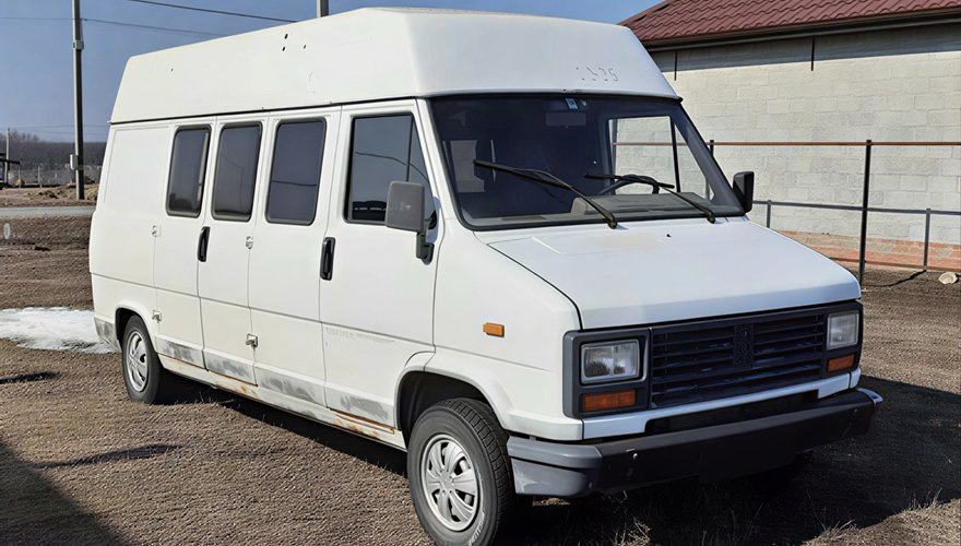 Van Peugeot 230 B52