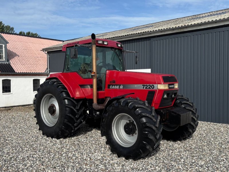 Traktor Case MAGNUM-7220