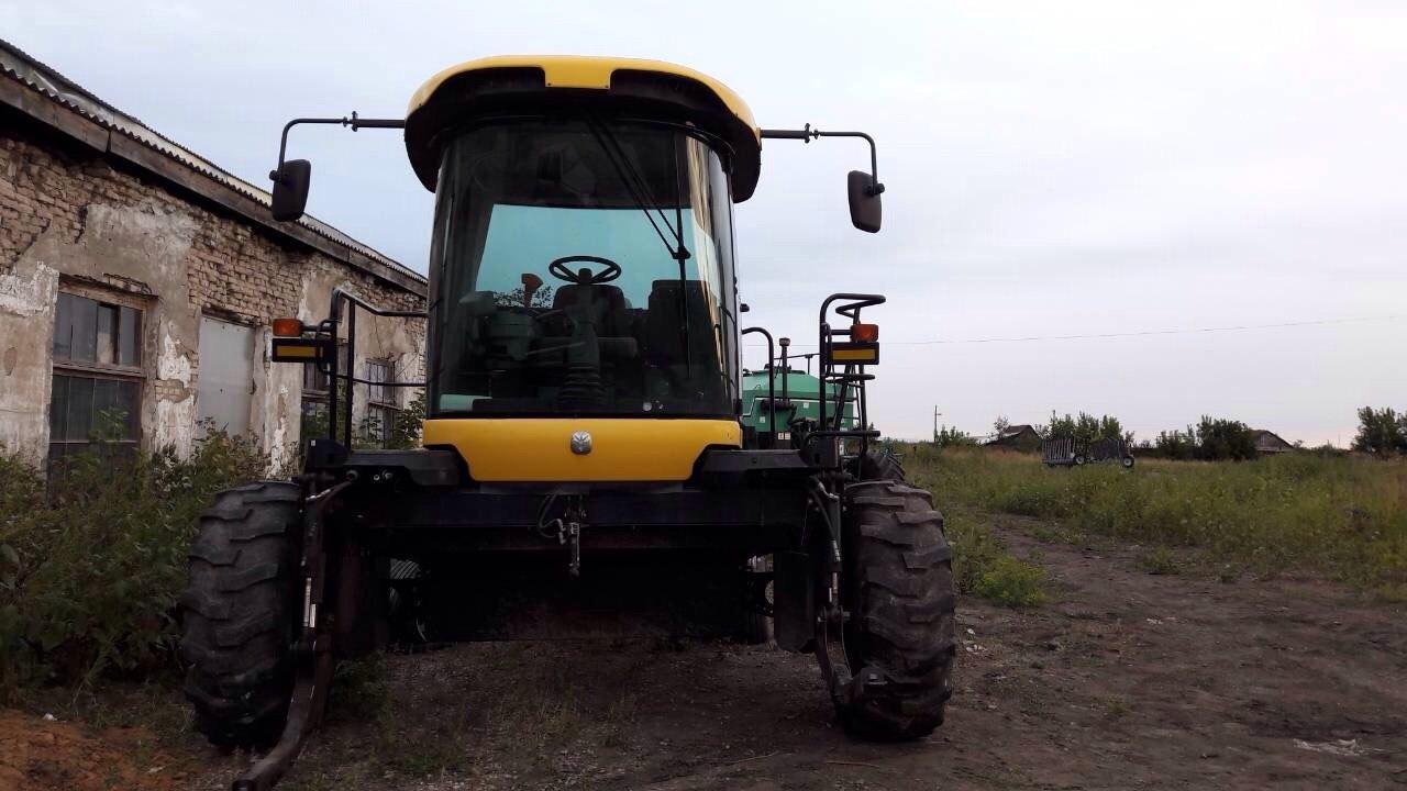 Harvester New Holland H8040