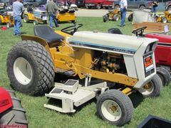 International Harvester International Cub 185 Lo-Boy
