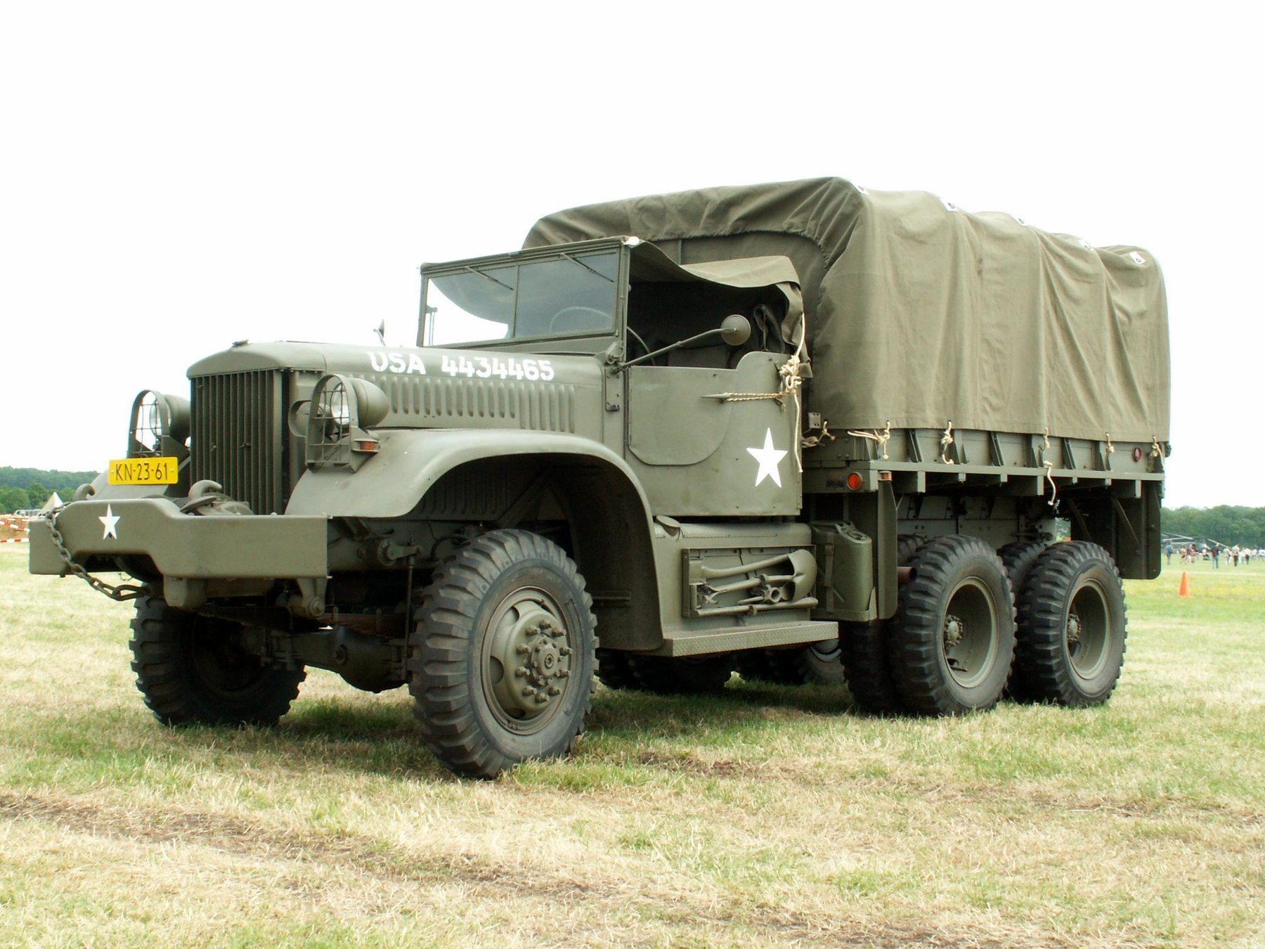 Truck Diamond T 696 A