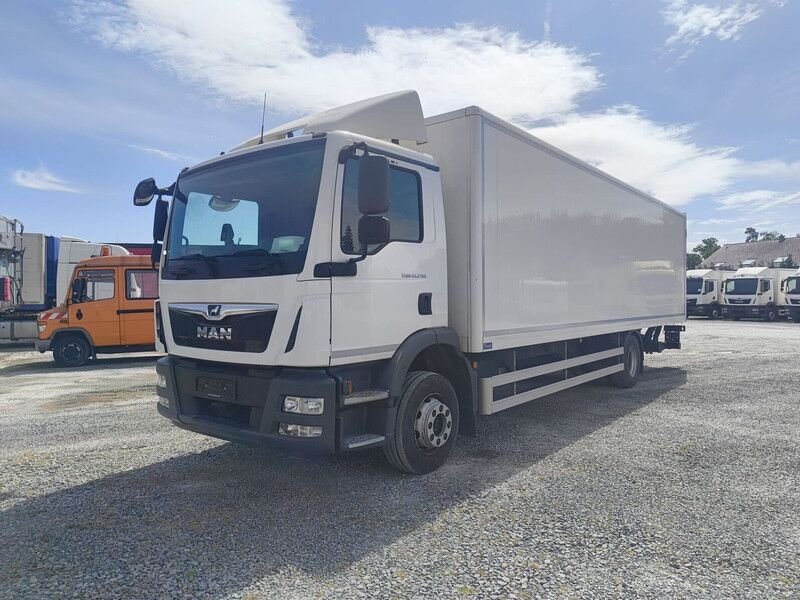 Truck MAN TGM15.290 4X2 BLS
