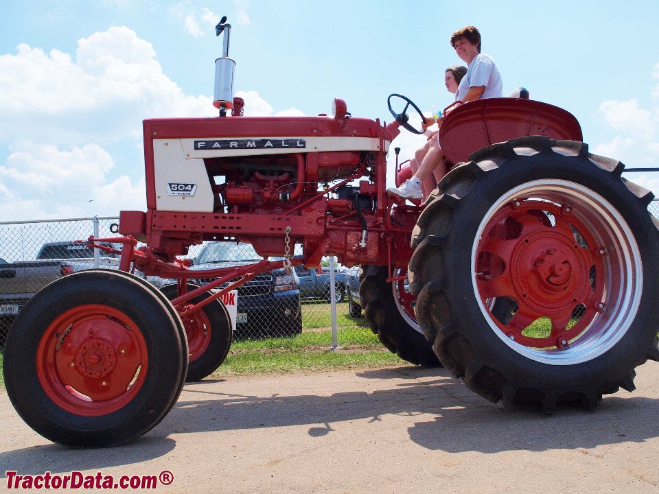 Tractor Farmall 504 Hi-Clear