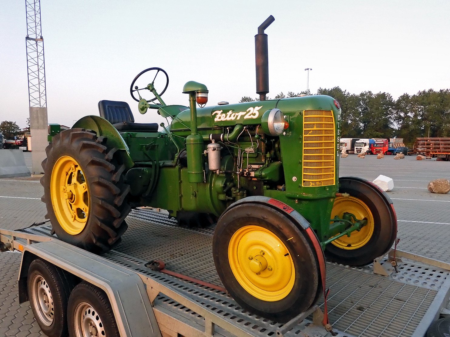 Tractor Zetor T25