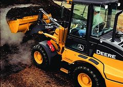 John Deere 324J