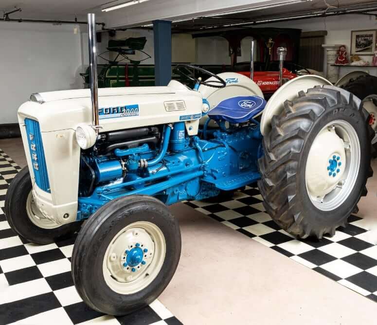 Tractor Ford 2000 V