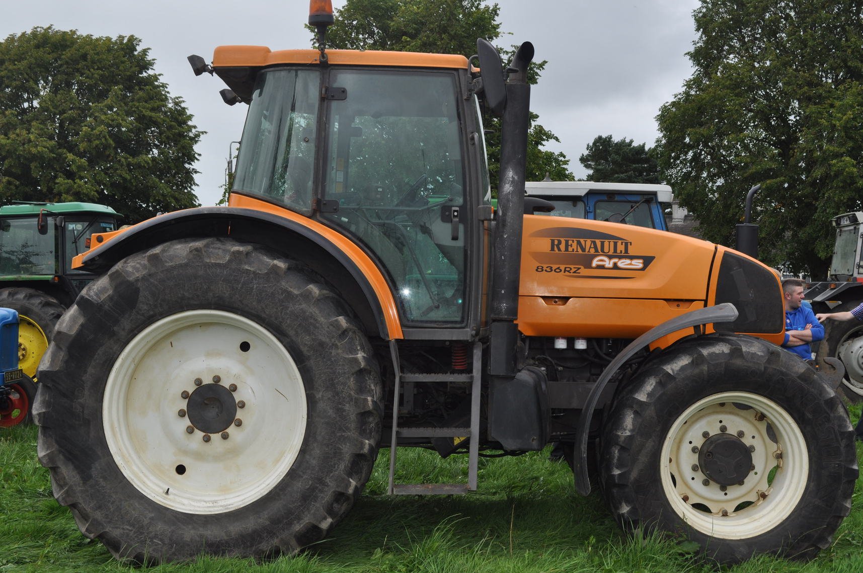 Tractor Renault Ares 836 RZ