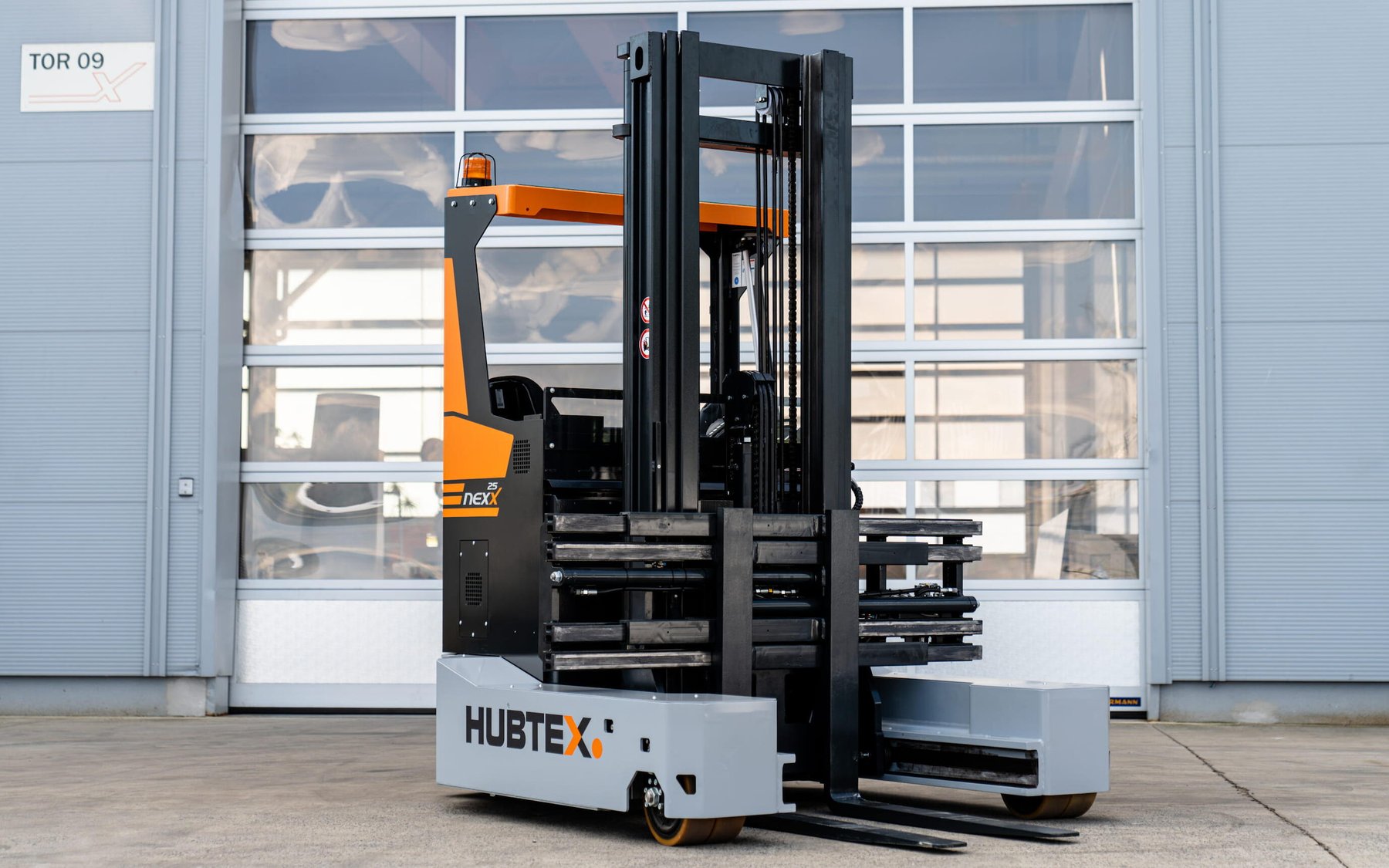 Schubmaststapler Hubtex NexX 30