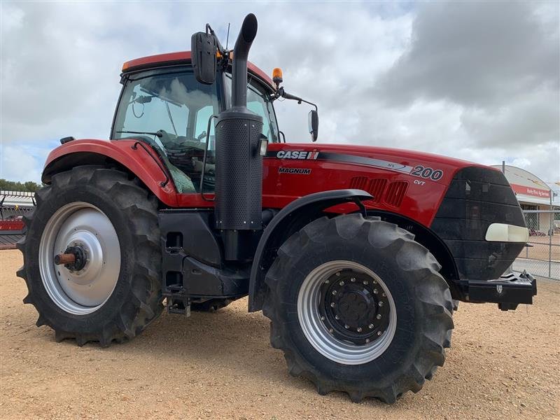 Tractor Case IH Magnum 200