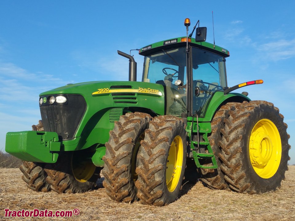 Tractor John Deere 7920 170 PTO hp MFWD