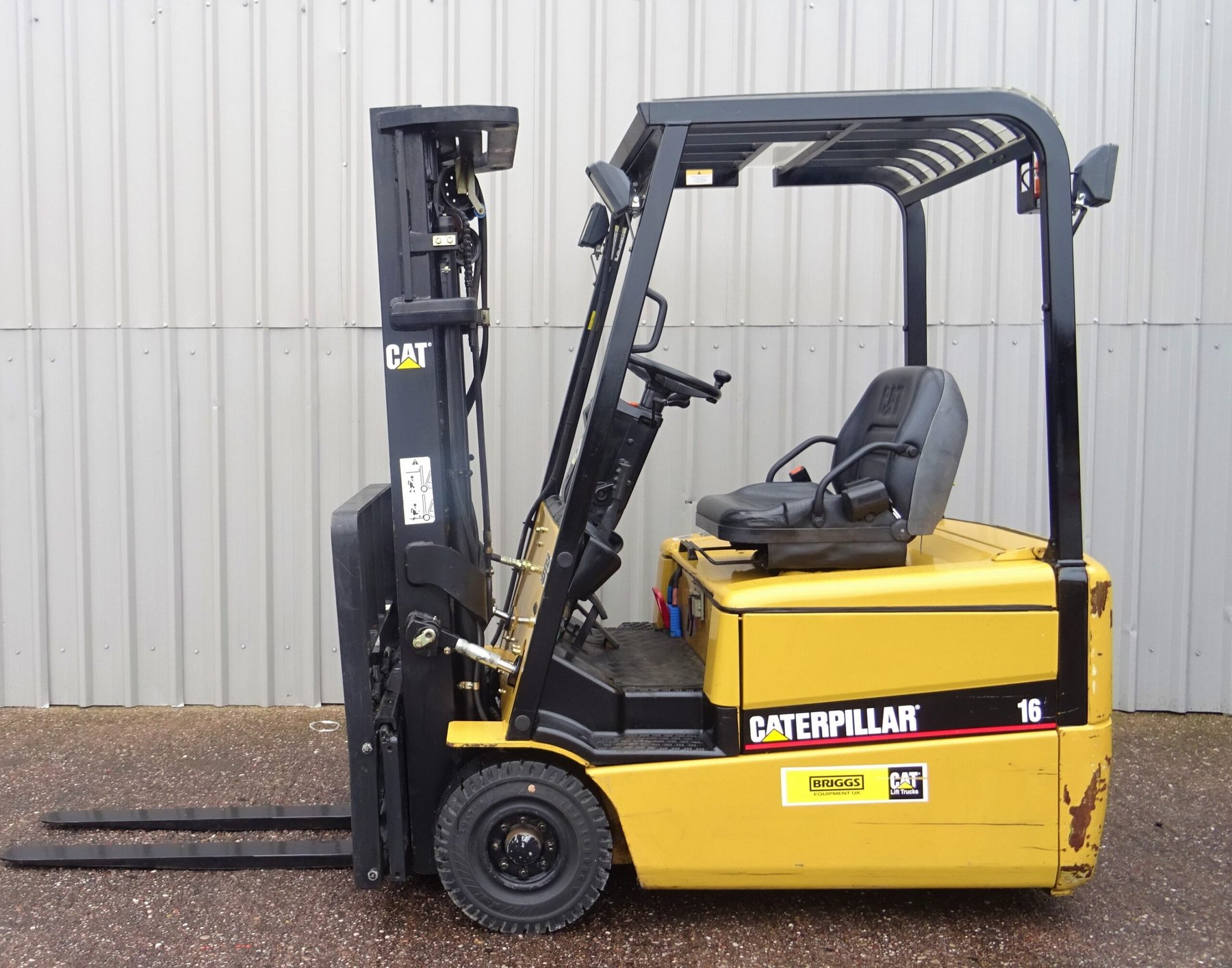 Electric forklifts CAT Lift Trucks EP-16-KT