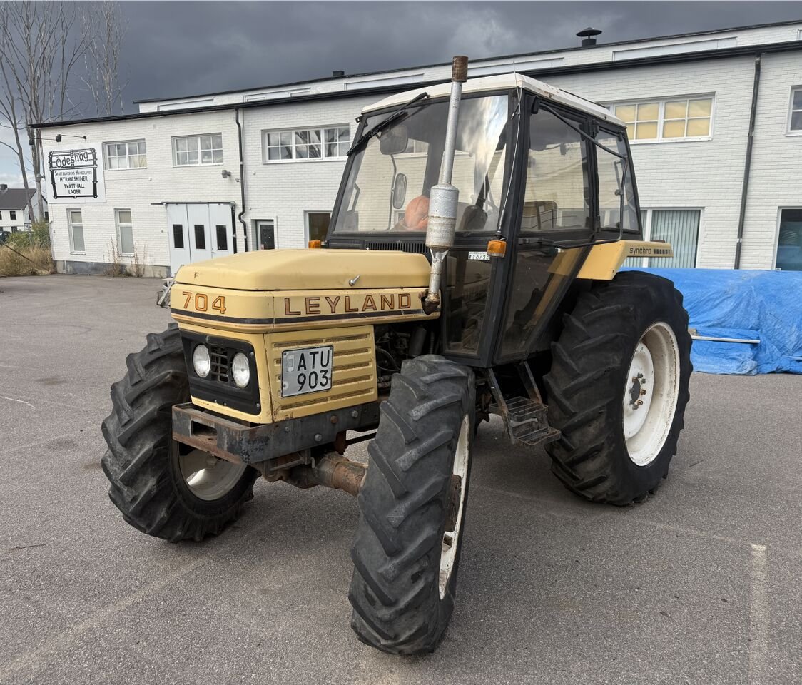 Tractor Dk 704