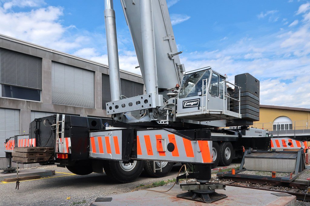 Mobile & rough terrain cranes Liebherr LTM 1500 UTM 680