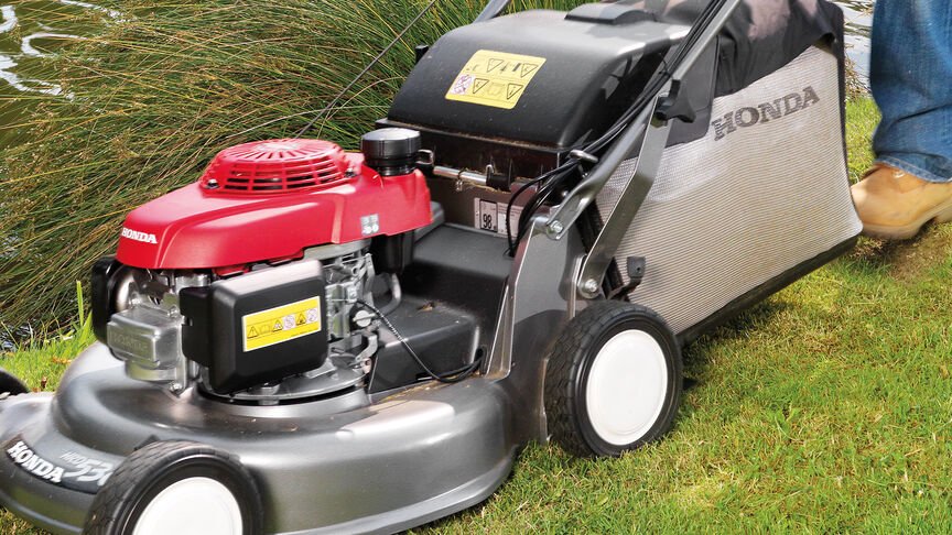 Ride-on mowers Honda H1011
