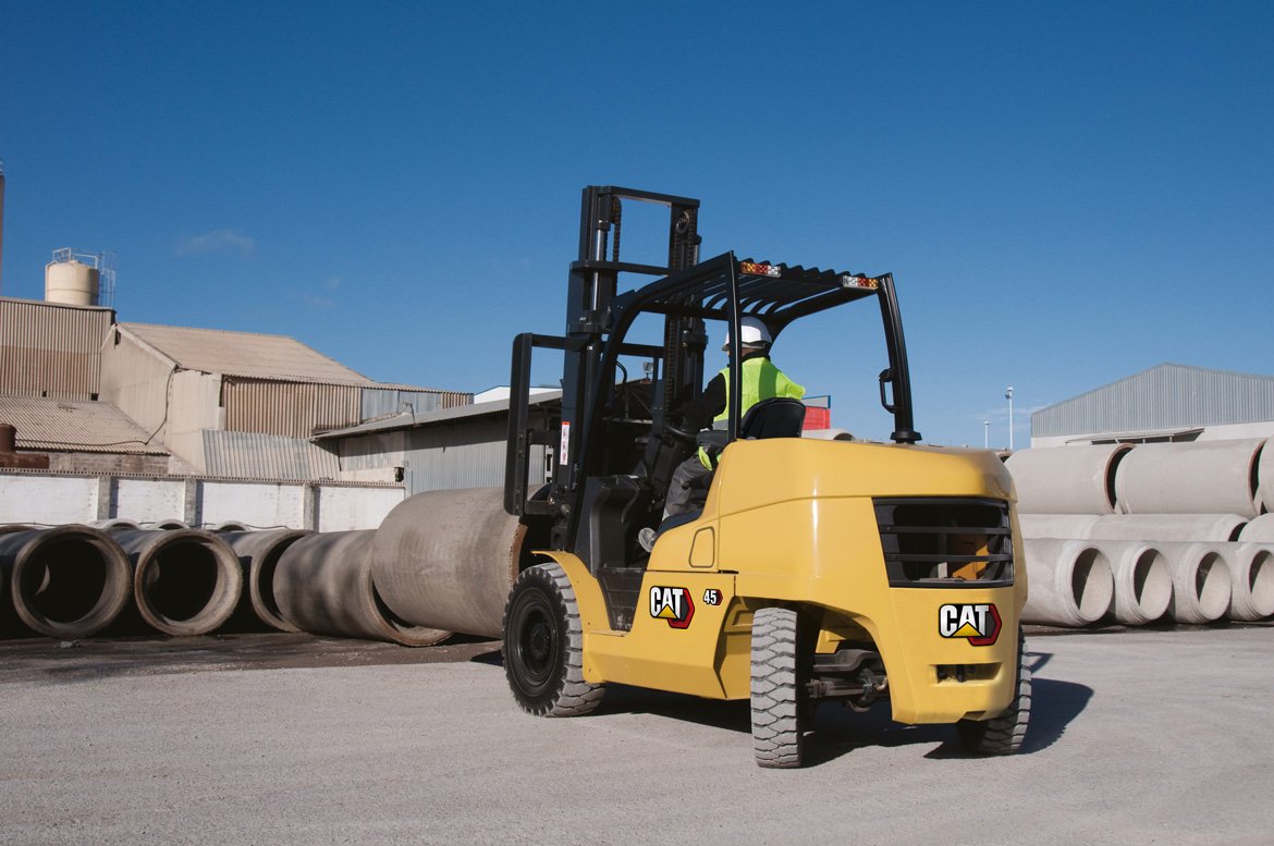 Diesel forklifts CAT Lift Trucks DP40