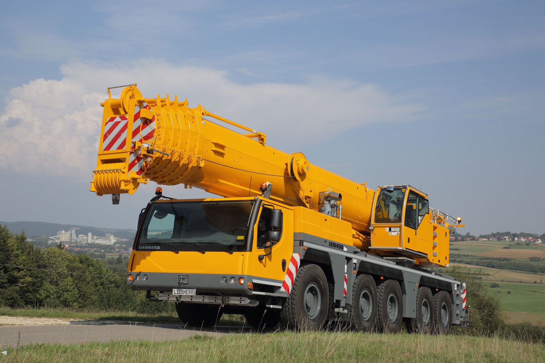Mobile crane Liebherr LTM 1220-5.1