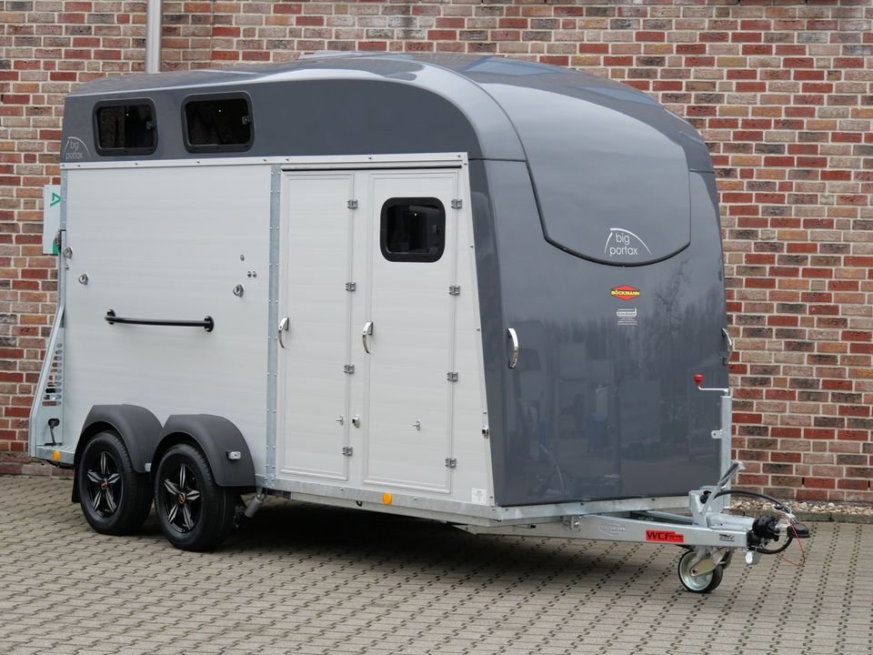Anhänger AVENTO ROYAL 345
