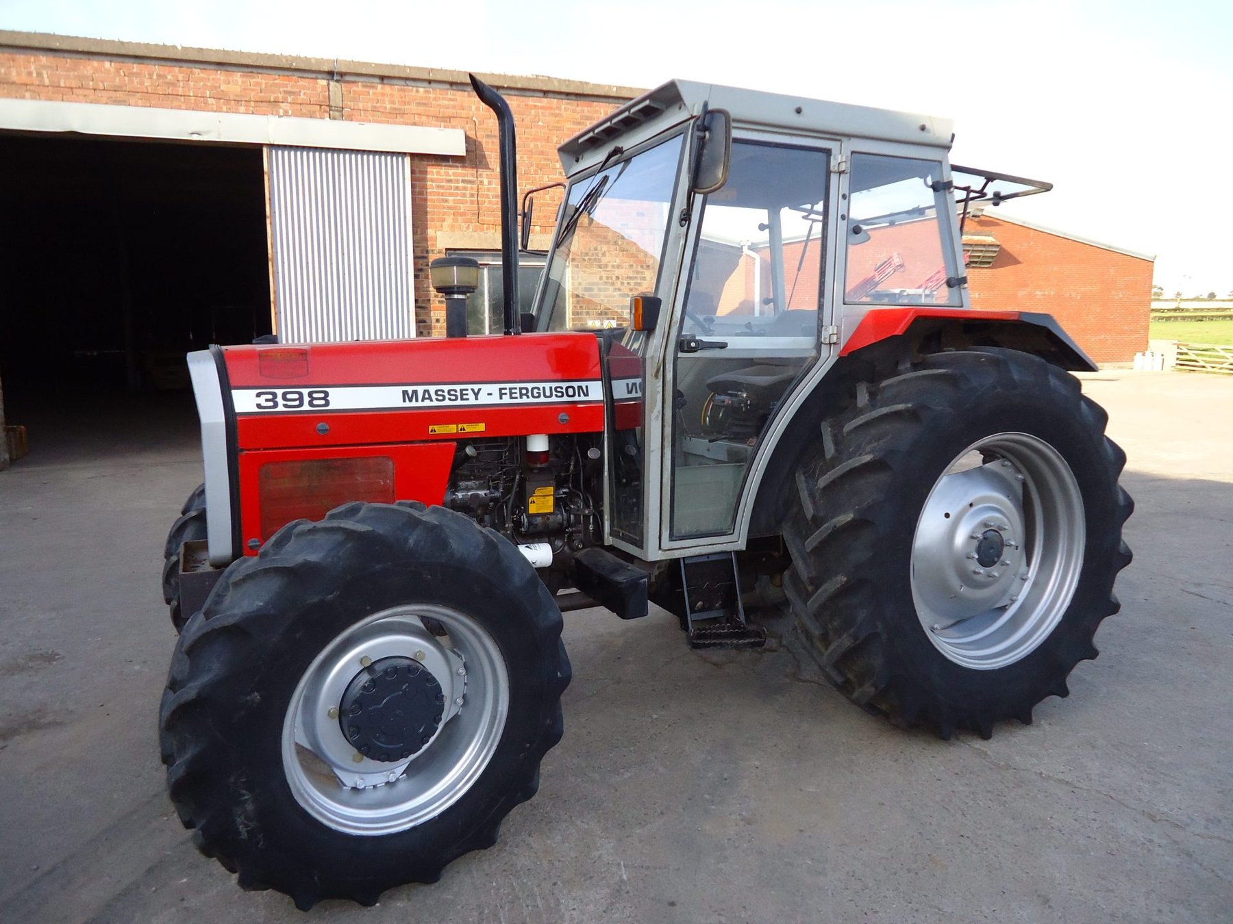 Tractor Massey Ferguson MF 398