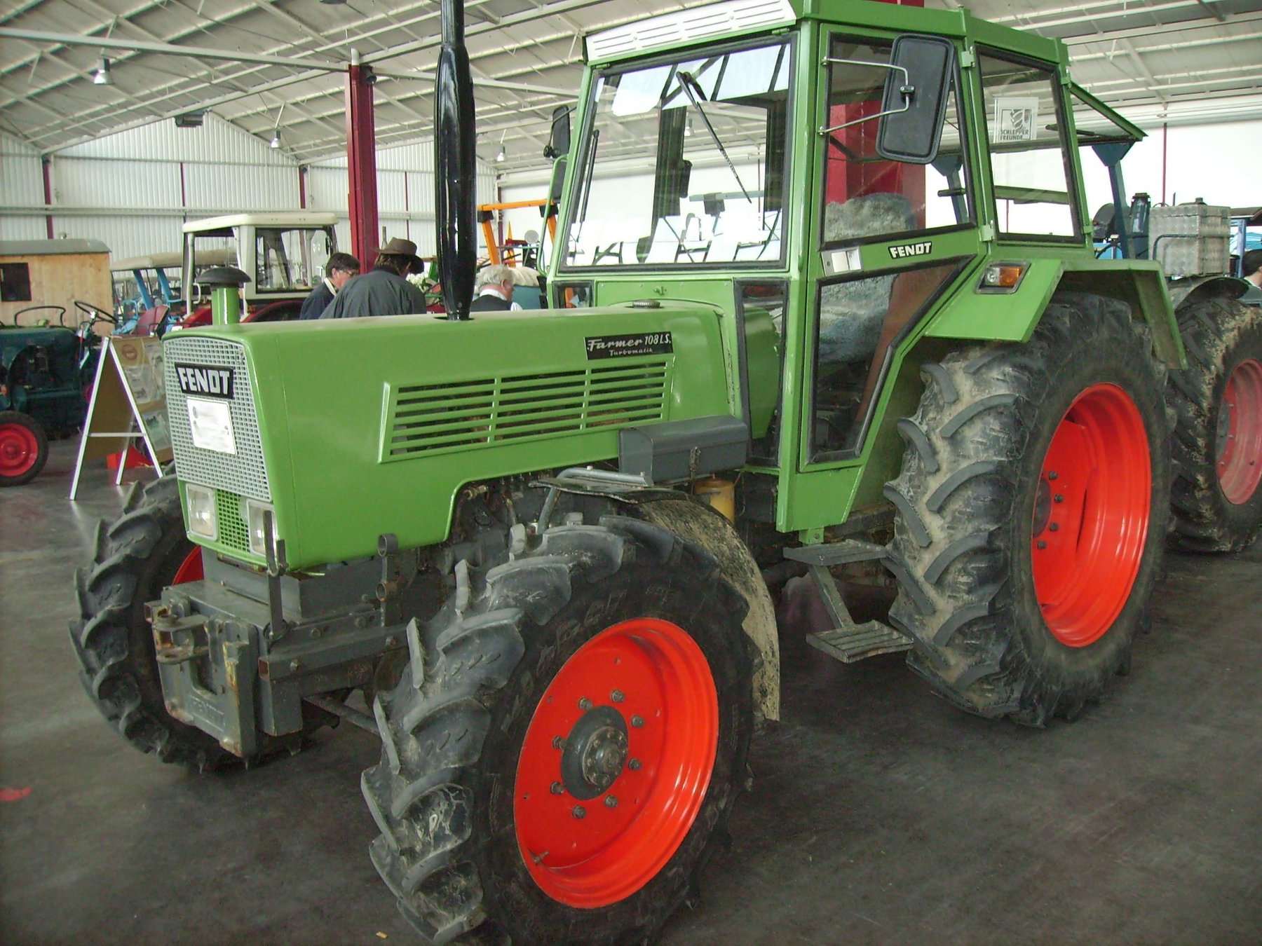 Tractor Fendt Farmer 108 LS/LSA
