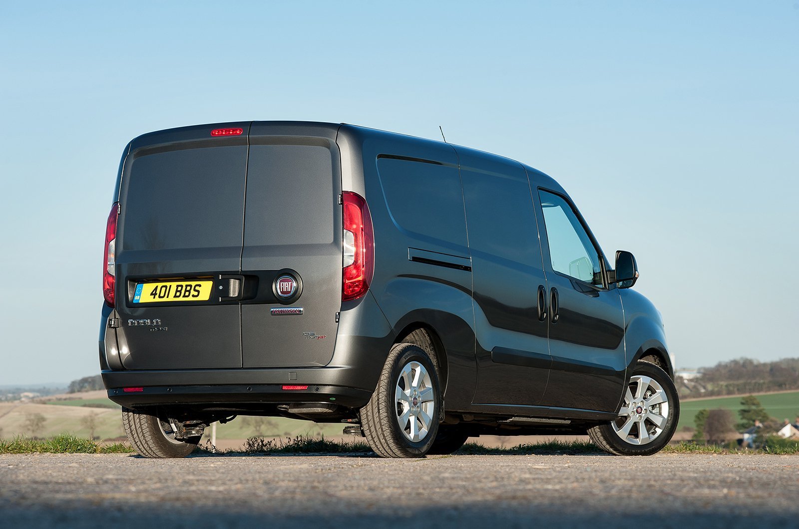 Samochód dostawczy Fiat DOBLO STANDARD