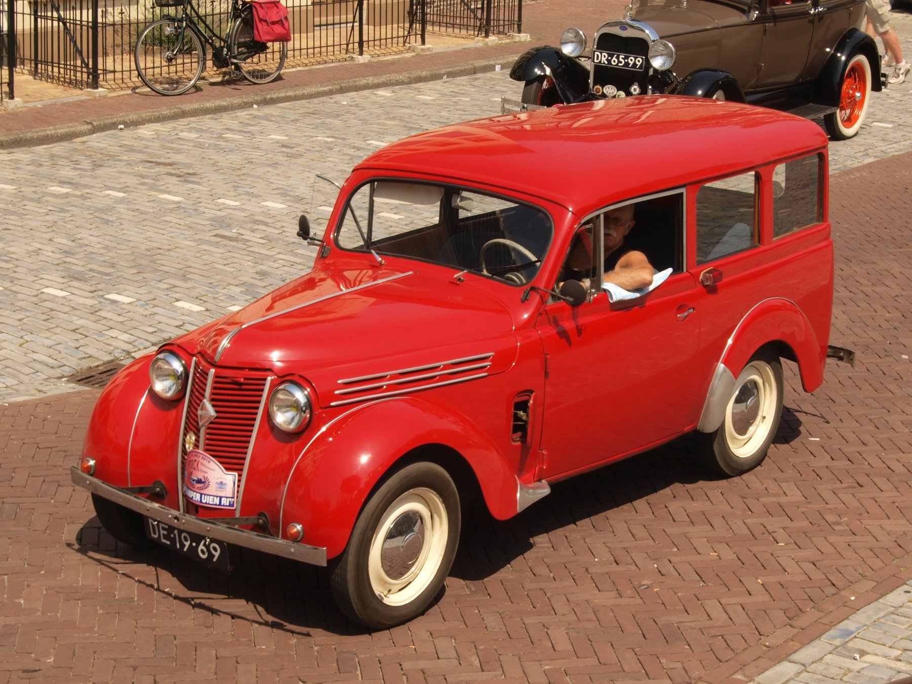 Van Renault R. 2101