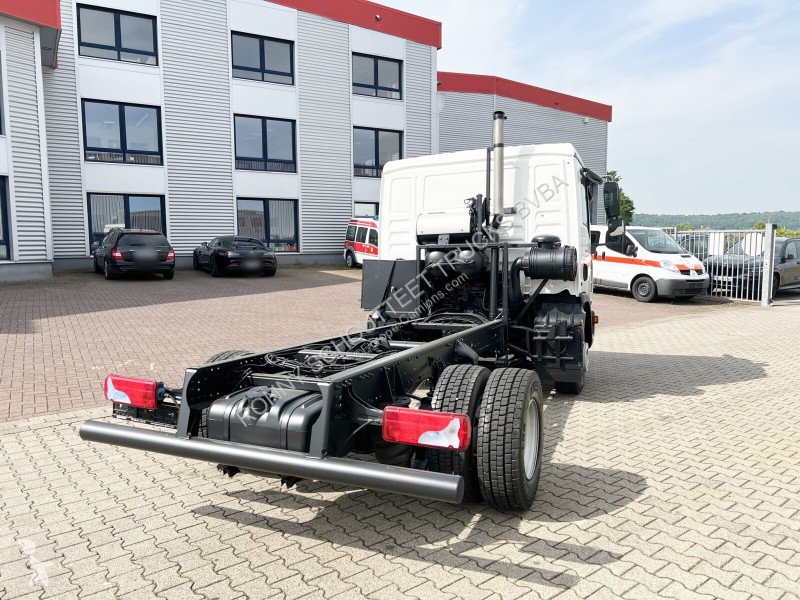 Lastwagen MAN TGL 12.210 4X2 BL/360