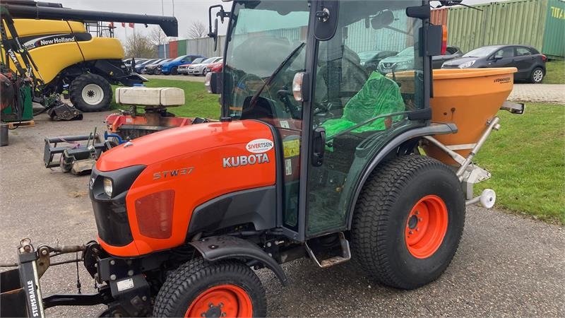 Tractor Kubota STW37