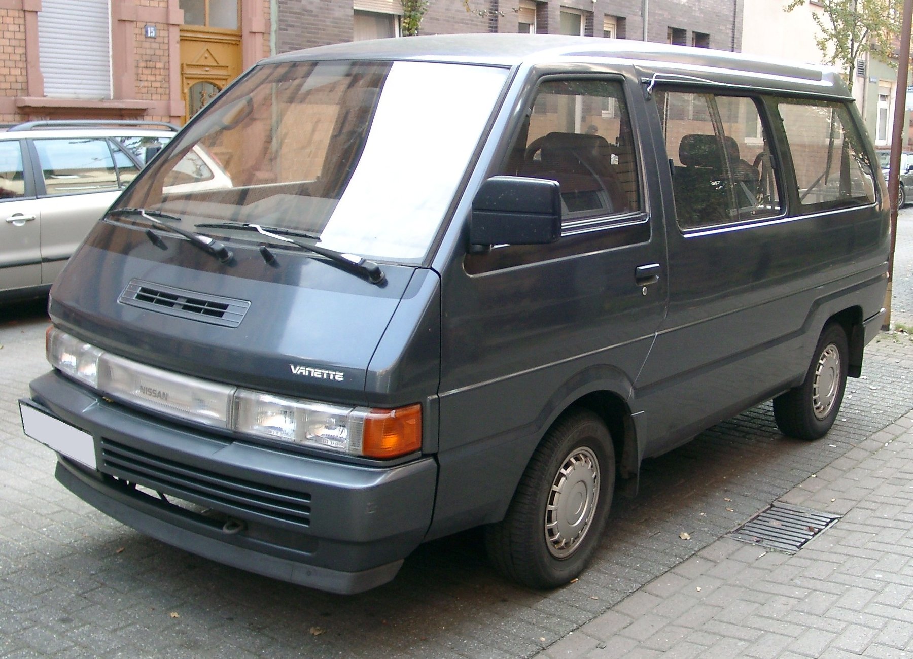 Van Nissan 1000 L1 H1 2.0 16V DC