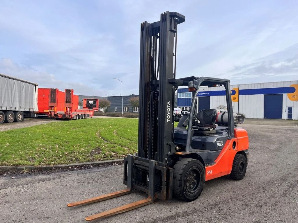 Treibgasstapler Toyota 8-FGJF-35