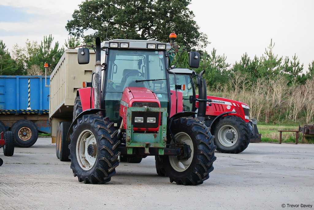Traktor Massey Ferguson 6265